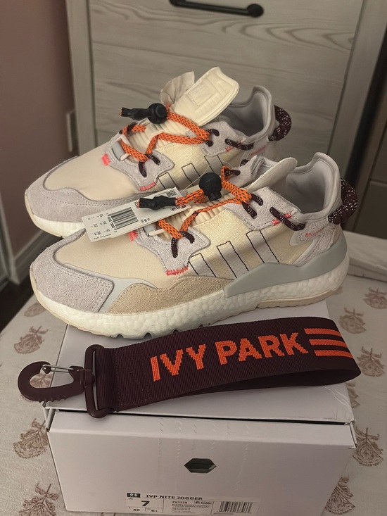 Seller photo, Poshmark